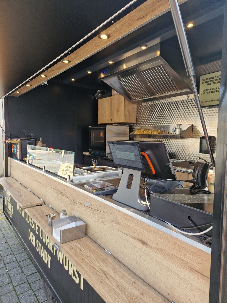Blick in die Theke des Hunter & The Bandit Foodtrucks